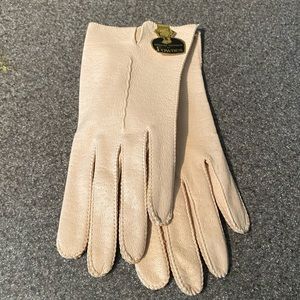VINTAGE WOMEN’S FOWNES DEERSKIN GLOVES